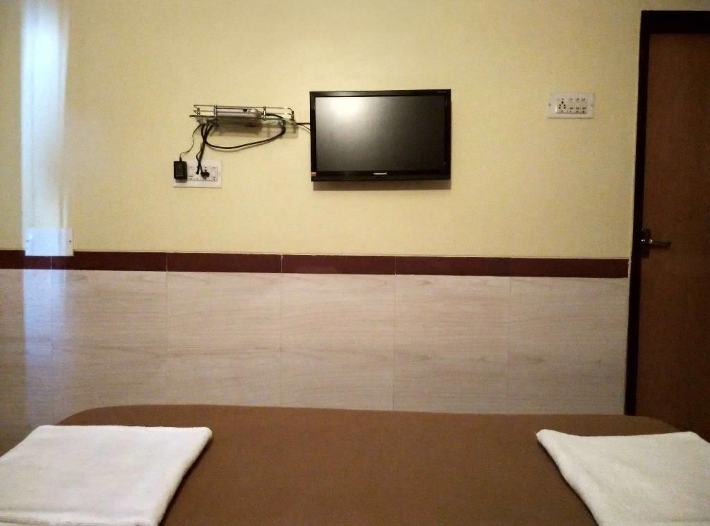 Girija Payyade Hotel Kalyān Esterno foto