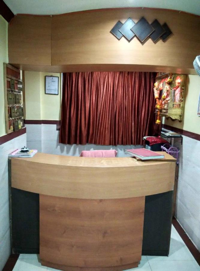 Girija Payyade Hotel Kalyān Esterno foto